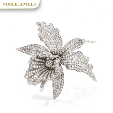 View full screen - View 1 of Lot 165. DIAMOND BROOCH.