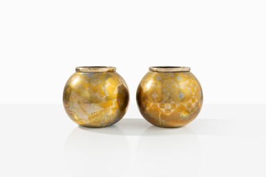 View full screen - View 1 of Lot 22. Paire de vases, vers 1930.