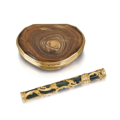 View full screen - View 1 of Lot 80. A gold-mounted agate snuff box, English, circa 1760,.