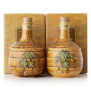 View full screen - View 1 of Lot 8165. 山崎 The Yamazaki 12 Year Old Pure Malt Kiseto Bamboo Tokkuri "黃瀨戶竹文德利瓶" 43.0 abv NV (2 BT60).