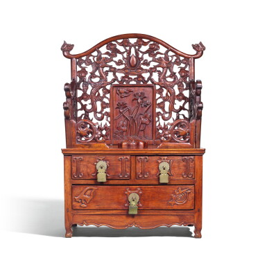 View full screen - View 1 of Lot 321. A HUANGHUALI MIRROR STAND, QING DYNASTY, 19TH/20TH CENTURY | 清十九/二十世紀 黃花梨鏤雕雲龍趕珠紋鏡臺.