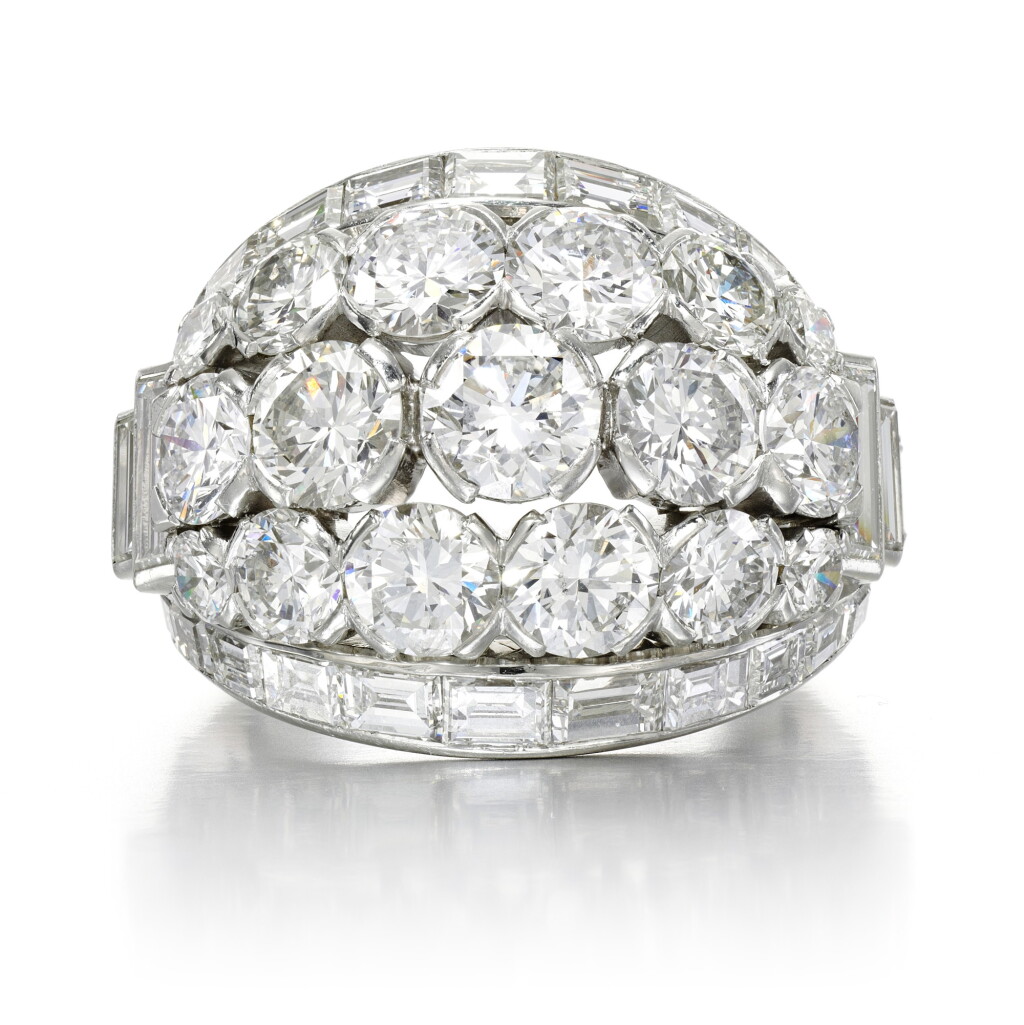 View full screen - View 1 of Lot 156. Diamond ring.