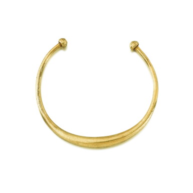 View full screen - View 1 of Lot 192. Gold necklace.