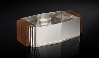 View full screen - View 1 of Lot 14. Centerpiece.