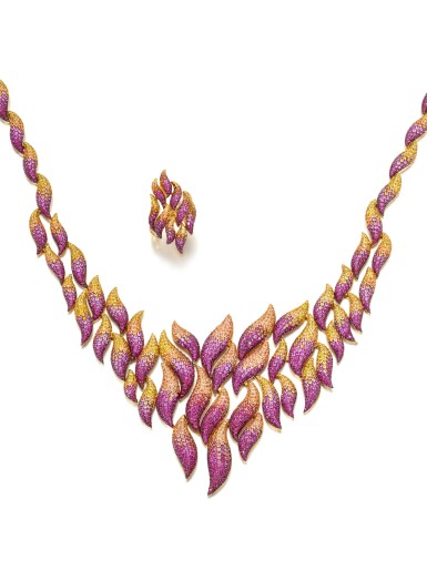 View full screen - View 1 of Lot 810. Coloured sapphire demi-parure.