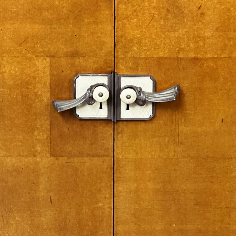 Cover image 0