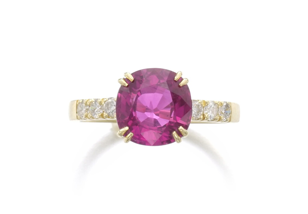 View full screen - View 1 of Lot 161. RUBY AND DIAMOND RING.