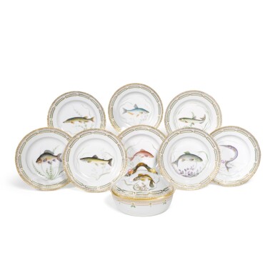 View full screen - View 1 of Lot 42. A ROYAL COPENHAGEN PORCELAIN 'FLORA DANICA' ICHTHYOLOGICAL PART DINNER SERVICE, 20TH CENTURY.