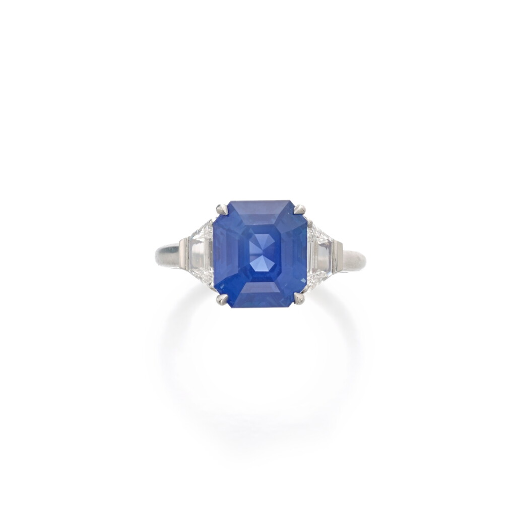 View full screen - View 1 of Lot 946. Sapphire and diamond ring.