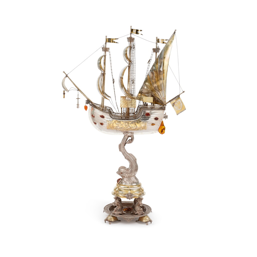 全螢幕檢視 - 查看1022A monumental German parcel-gilt silver and amber nef, unidentified maker's mark, circa 1900的1