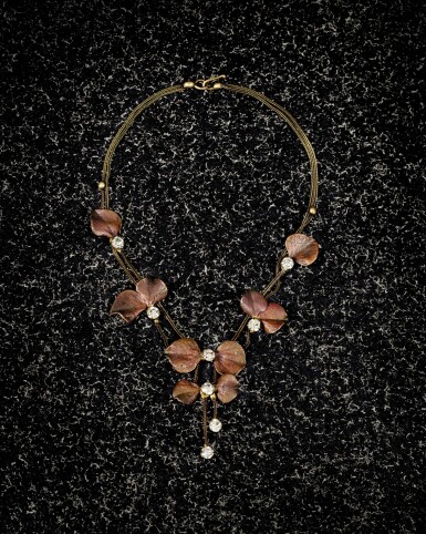 View full screen - View 1 of Lot 158. Collier Hortensia.