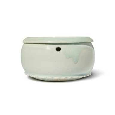 View full screen - View 1 of Lot 1142. A rare Qingbai drum-shaped vessel, Southern Song dynasty | 南宋 青白釉鼓式器.