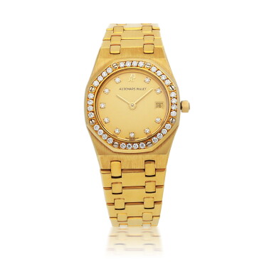 View full screen - View 1 of Lot 902. AUDEMARS PIGUET | ROYAL OAK YELLOW GOLD AND DIAMOND-SET WRISTWATCH WITH DATE AND BRACELET CIRCA 1990.