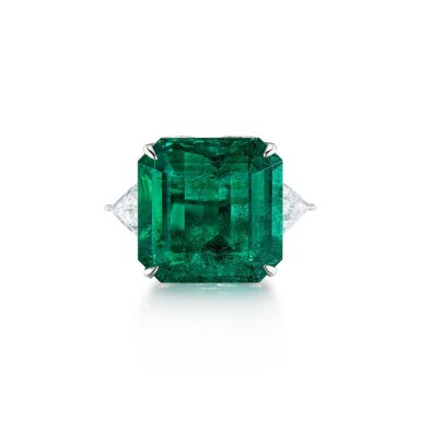 View full screen - View 1 of Lot 324. Emerald and Diamond Ring | 20.43克拉「哥倫比亞」祖母綠 配 鑽石 戒指.