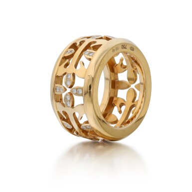 View full screen - View 1 of Lot 104. Reference 275.7/1A.J3.530 Calatrava Cross, A yellow gold and diamond set ring 百達翡麗 275.7/1A.J3.530 型號 Calatrava Cross 黃金及鑽石戒指.