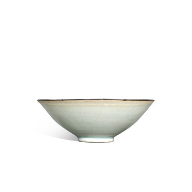 View full screen - View 1 of Lot 3310. A qingbai-glazed lobed bowl, Southern Song dynasty | 南宋 青白出筋花口盌.