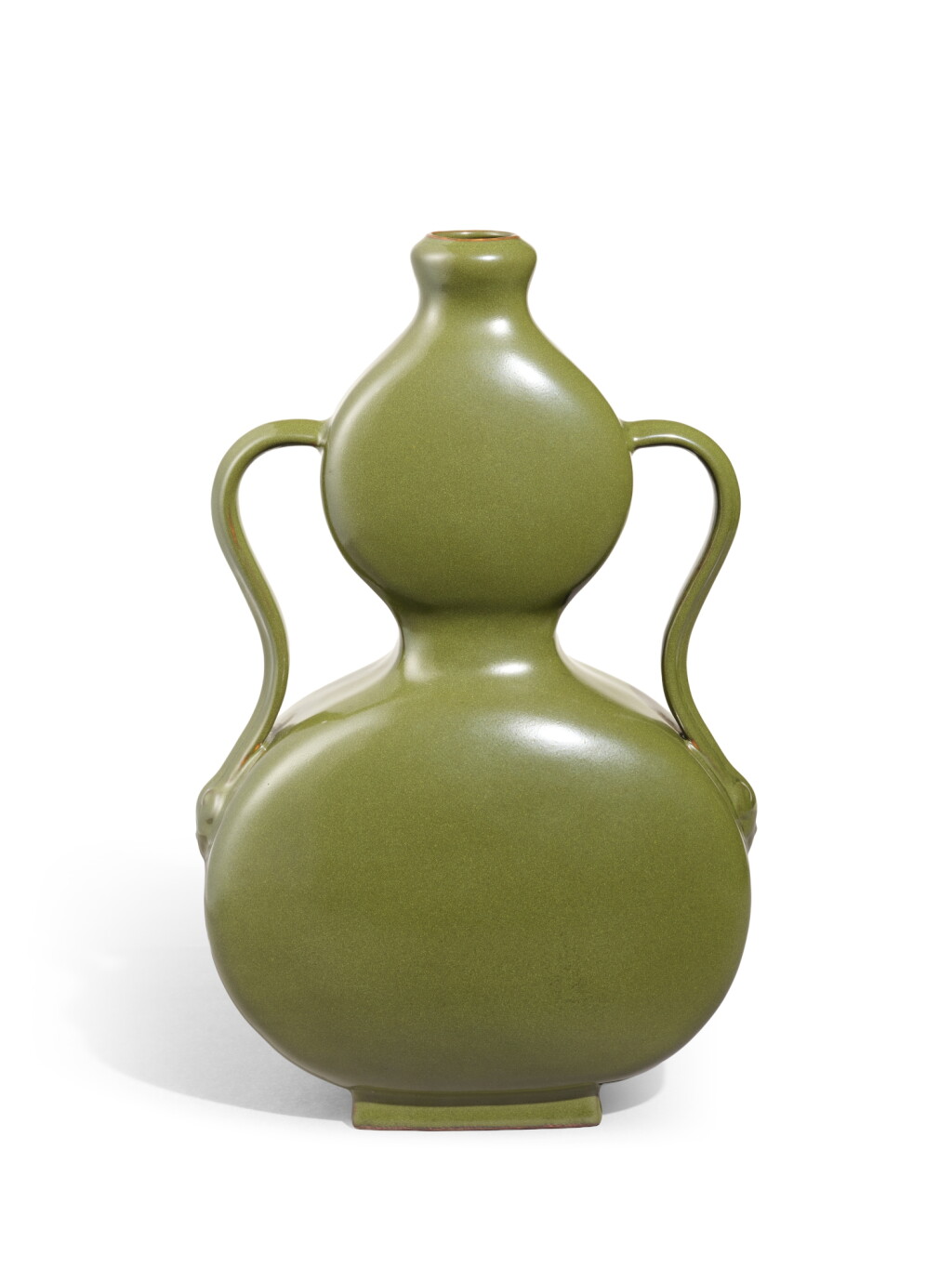 View full screen - View 1 of Lot 1039. A rare teadust-glazed double-gourd vase, Seal mark and period of Qianlong | 清乾隆 茶葉末釉綬帶耳葫蘆瓶 《大清乾隆年製》款.