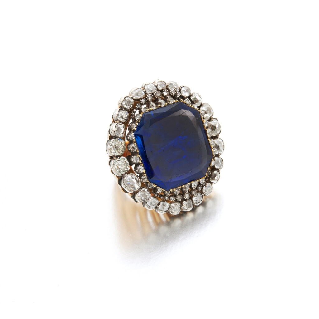 View full screen - View 1 of Lot 286. Sapphire and diamond ring | 藍寶石及鑽石戒指.