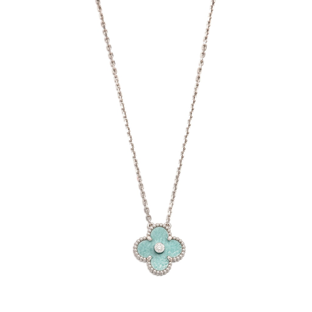 View full screen - View 1 of Lot 1850. PORCELAIN AND DIAMOND 'VINTAGE ALHAMBRA' PENDANT NECKLACE | 梵克雅寶 | 陶瓷 配 鑽石 ’VINTAGE ALHAMBRA' 吊墜項鏈.