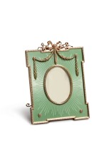 A FABERGÉ THREE-COLOUR GOLD-MOUNTED GUILLOCHÉ ENAMEL FRAME, WORKMASTER HENRIK WIGSTRÖM, ST PETERSBURG, 1903-1908