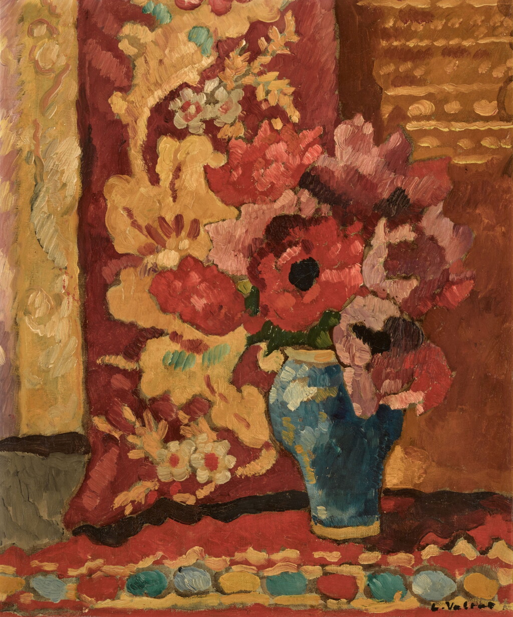 View full screen - View 1 of Lot 298. Vase bleu, tulipes.