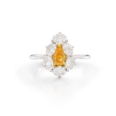 View full screen - View 1 of Lot 534. Fancy Vivid Yellow-Orange Diamond and Diamond Ring | 0.50克拉 艷彩黄橙色鑽石 配 鑽石 戒指.