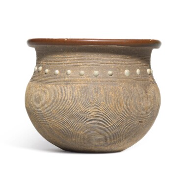 View full screen - View 1 of Lot 357. A GANZHOU RICE MEASURE JAR, SOUTHERN SONG/YUAN DYNASTY, 13TH/14TH CENTURY | 南宋/元 十三/十四世紀 贛州窰褐釉乳釘柳斗紋罐.