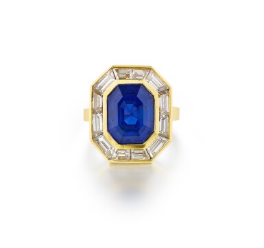 View full screen - View 1 of Lot 147. Bague saphir et diamants | Sapphire and diamond ring.