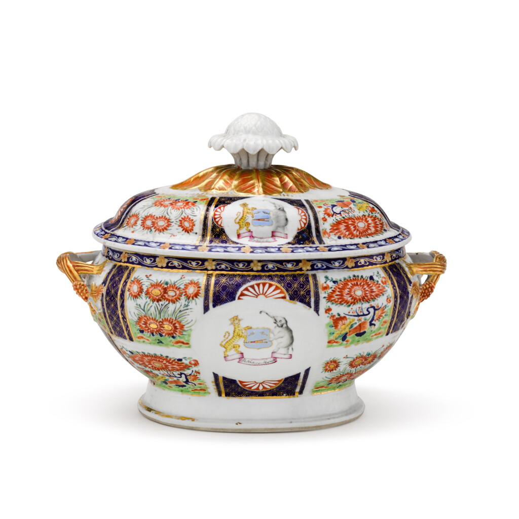 View full screen - View 1 of Lot 229. A Chinese armorial tureen and cover for the Indian Market.