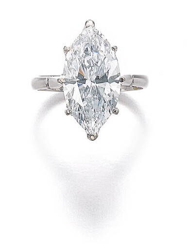 View full screen - View 1 of Lot 100. DIAMOND RING.