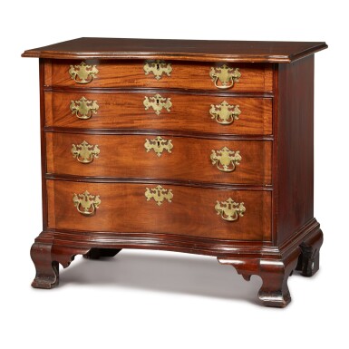 View full screen - View 1 of Lot 1700. CHIPPENDALE FIGURED MAHOGANY BLOCKED-END REVERSE SERPENTINE CHEST OF DRAWERS, BOSTON, MASSACHUSETTS , CIRCA 1785.
