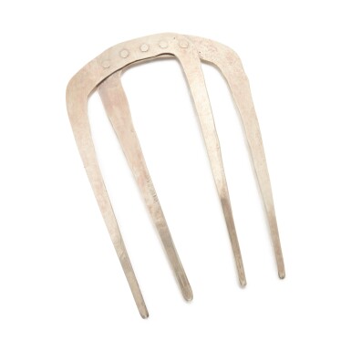 View full screen - View 1 of Lot 118. Hair Comb.