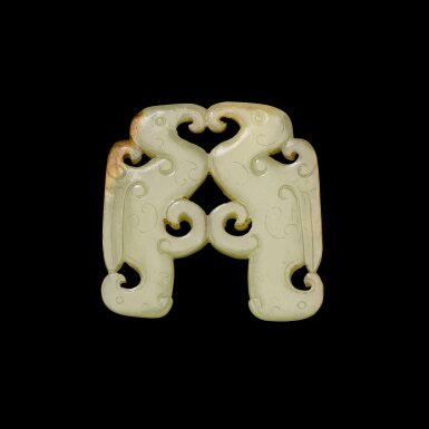 View full screen - View 1 of Lot 157. A yellowish-celadon jade 'twin-bird' pendant, Eastern Zhou dynasty | 東周 青玉雙鳥形珮.