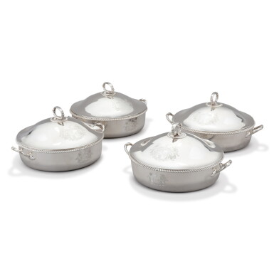 View full screen - View 1 of Lot 72. A set of four George III round armorial silver vegetable dishes, probably Robert Albin Cox, London, 1805, with metal liners | Ensemble de 4 légumiers couverts ronds armoriés en argent probablement par Robert Albin Cox, Londres, 1805, avec leurs doublures en métal.
