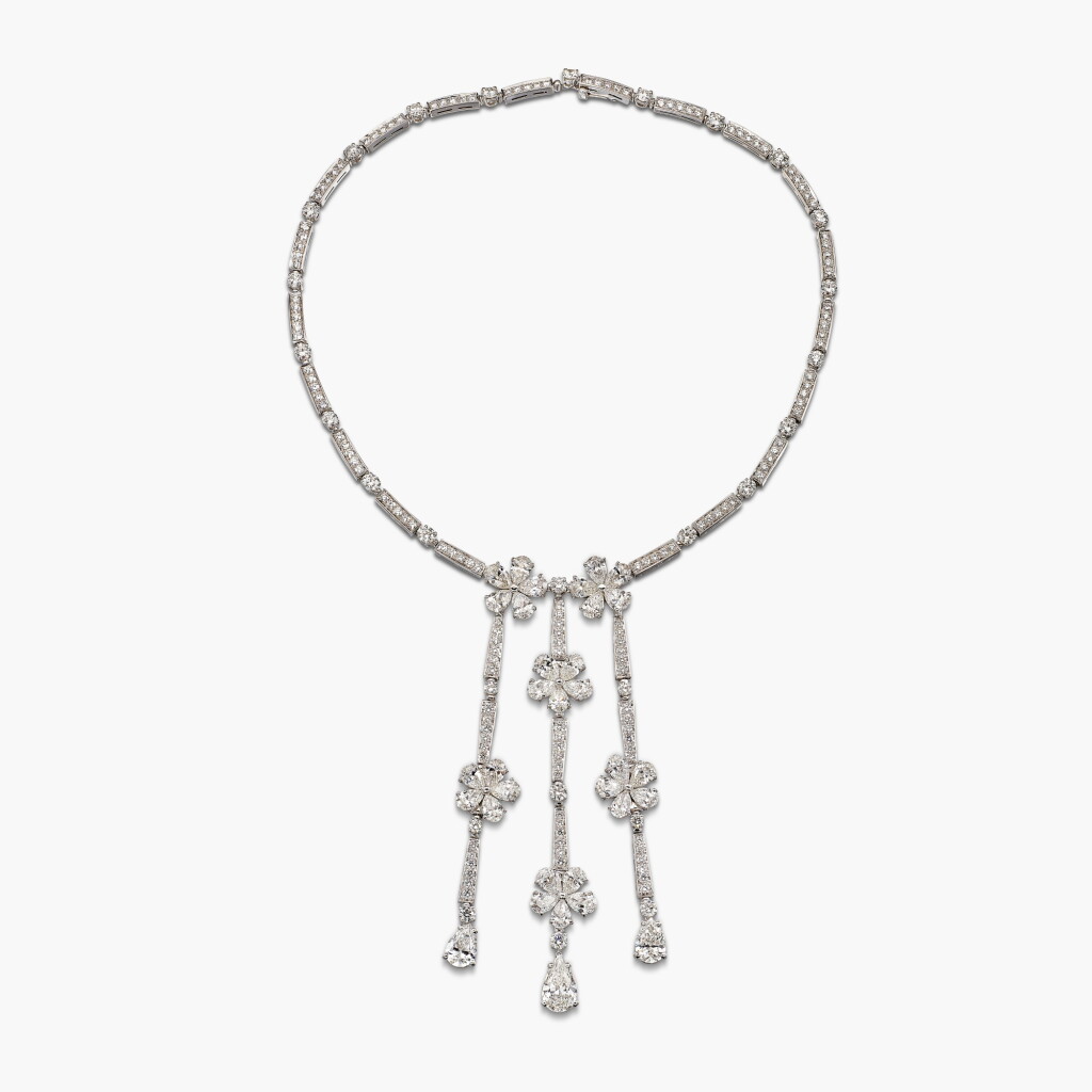 View full screen - View 1 of Lot 1228. Diamond Necklace | 寶格麗 | 鑽石 項鏈.