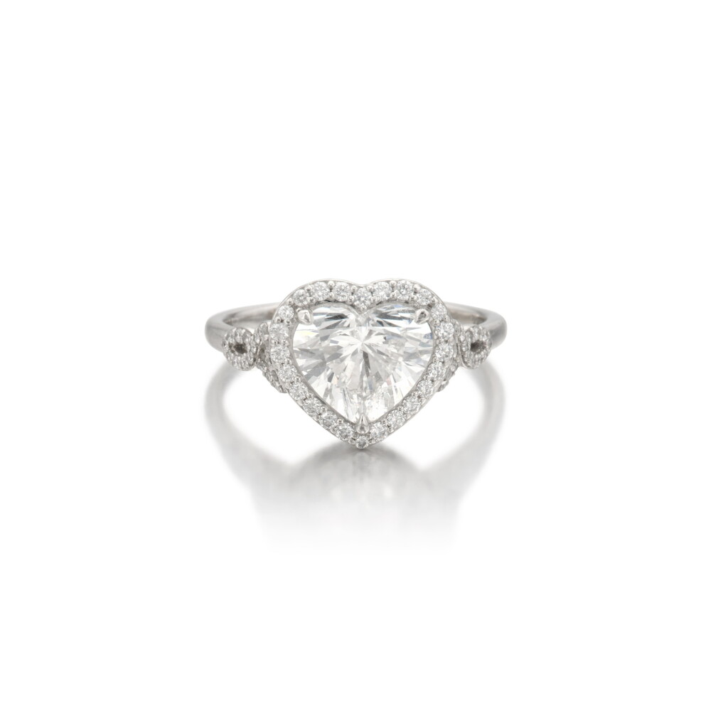 View full screen - View 1 of Lot 415. Diamond Ring.
