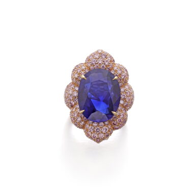 View full screen - View 1 of Lot 524. Sapphire and diamond ring | 藍寶石及鑽石戒指.