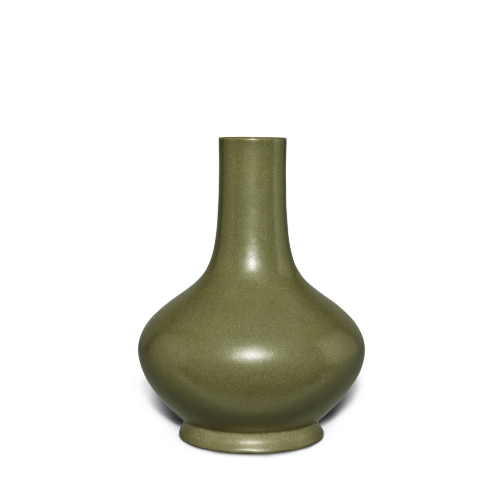 View full screen - View 1 of Lot 367. A teadust-glazed bottle vase, Mark and period of Guangxu | 清光緒 茶葉末釉長頸瓶 《大清光緒年製》款.