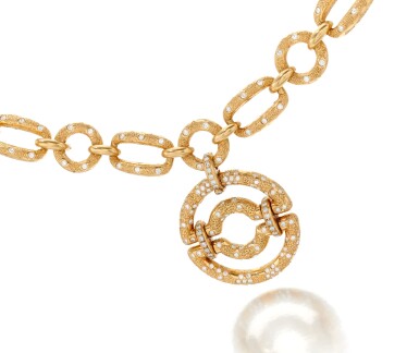 View full screen - View 1 of Lot 90. Diamond Pendant-necklace (Collana con pendente in diamanti).