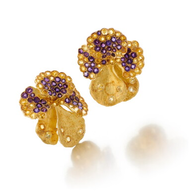 View full screen - View 1 of Lot 74. TACCHI | PAIR OF CITRINE AND AMETHYST BROOCHES (COPPIA DI SPILLE CON QUARZI CITRINI E AMETISTE).