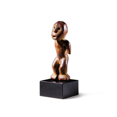 View full screen - View 1 of Lot 10. Statuette en bois, Lega, République Démocratique du Congo | Lega Figure, Republic Democratic of the Congo.