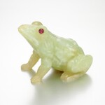 A JEWELLED BOWENITE MODEL OF A FROG, RUSSIA, CIRCA 1900