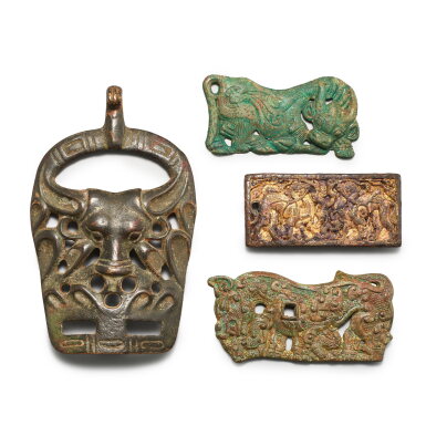View full screen - View 1 of Lot 3074. Four Ordos bronze plaques, Warring States period - Han dynasty | 戰國至漢 鄂爾多斯銅飾一組四件.