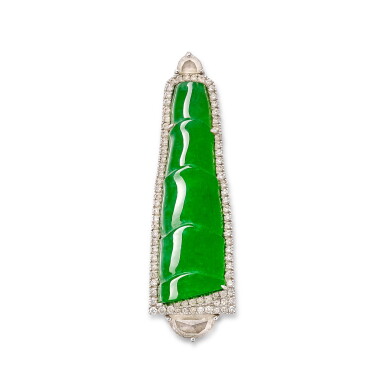View full screen - View 1 of Lot 604. Carved Jadeite and Diamond Pendant | 天然翡翠 配 鑽石 掛墜.