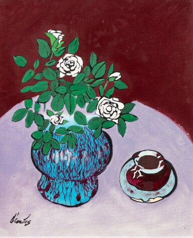 View full screen - View 1 of Lot 130. Vase Chaplet fleuri de roses blanches.