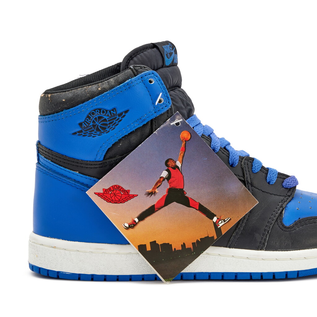 Voir en plein écran - Voir 1 du lot 24. Nike Air Jordan 1 High 'Royal' 1985 | Size 8.5 .