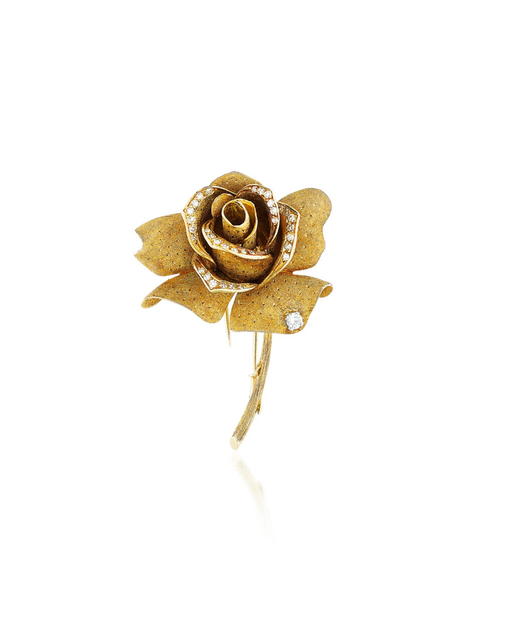 View full screen - View 1 of Lot 73. Broche or et diamants | Gold and diamond brooch.