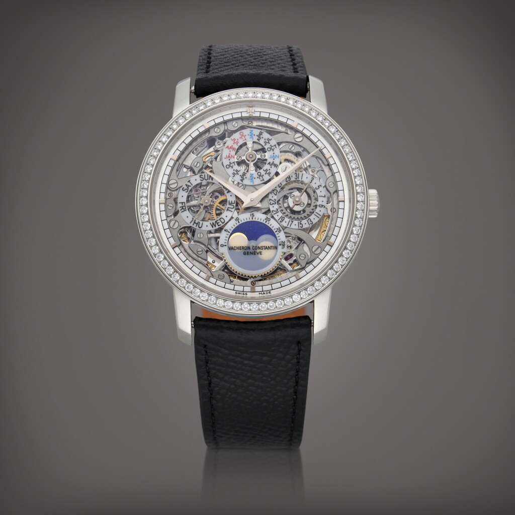 全螢幕檢視 - 查看62Les Cabinotiers, Reference 43572/000P-9236 A unique platinum and diamond-set perpetual calendar wristwatch with lapis lazuli moon phases Circa 2009 | 江詩丹頓 | Les Cabinotiers 型號 43572/000P-9236 獨一無二鉑金鑲鑽石萬年曆腕錶備青金石月相顯示,製作年份約 2009的1