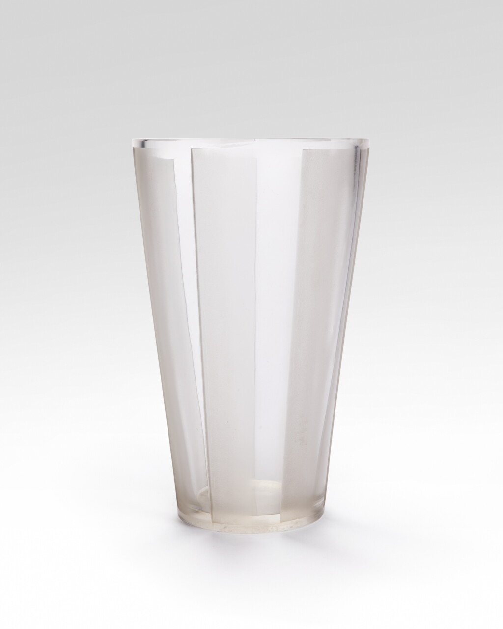 View full screen - View 1 of Lot 397. Vase.