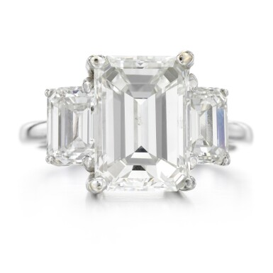 View full screen - View 1 of Lot 179. Diamond ring.
